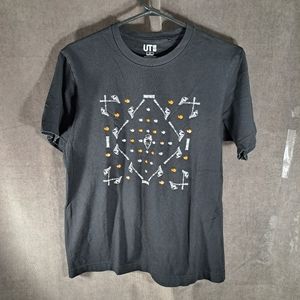 Uniqlo x Fortnite White Orange Fish Fishing Black Videogame Graphic Tee VG S